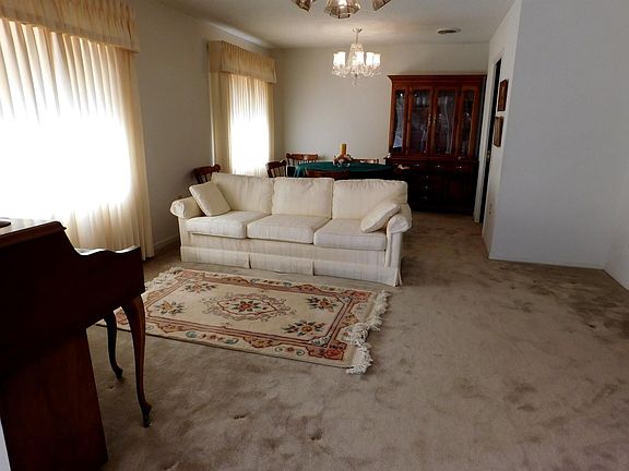 3rd image of 320 W Avenue J