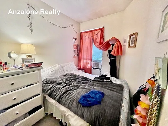 17 Thacher St #4 — Photo 7