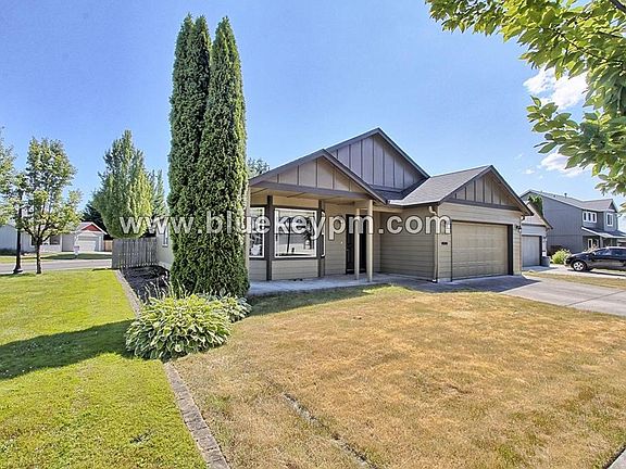 2nd image of 10915 NE 113th St