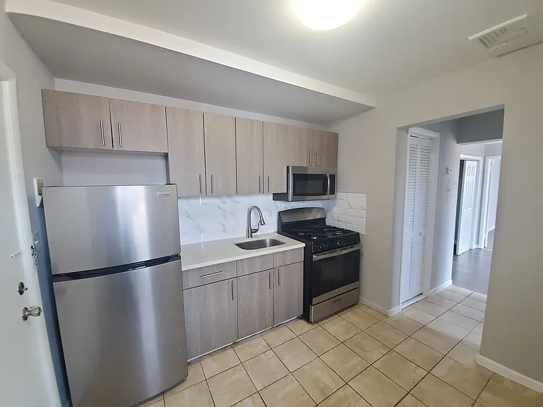 306 Main St #6 — Photo 7