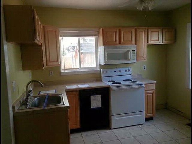 2nd image of 808 E Sherman Ave
