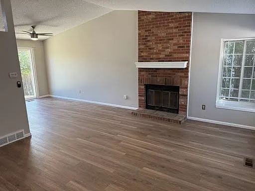 3 bed, 1274 sqft, $2,665 — Photo 4