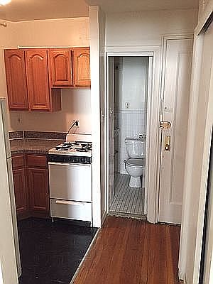 2nd image of 302 E 38th St #2F