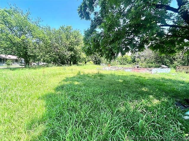 2nd image of 112 W Merrick St