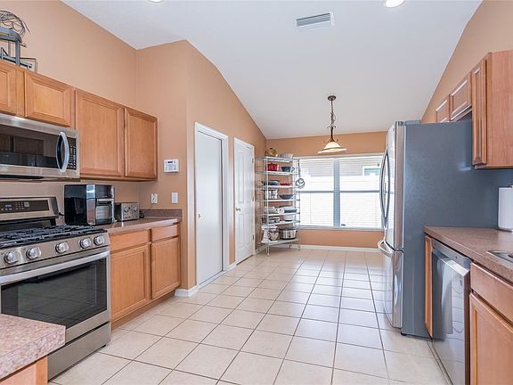 3rd image of 31133 Chatterly Dr