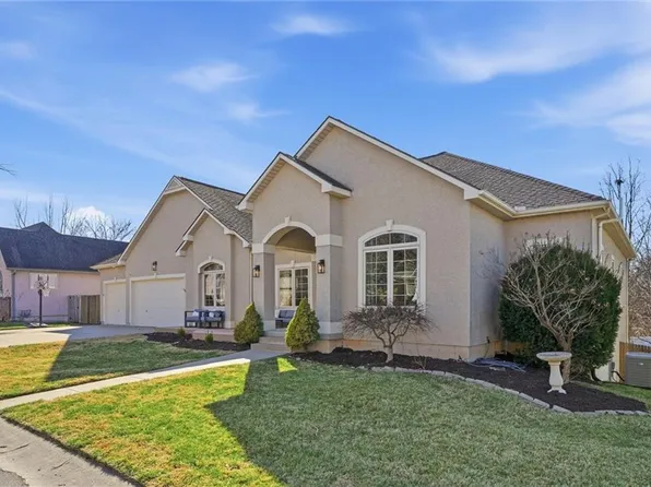 10308 Granada Ln, Overland Park, KS 66207