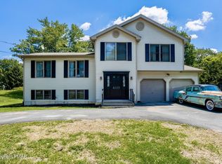 6123 Cumberland Rd, Tobyhanna, PA 18466