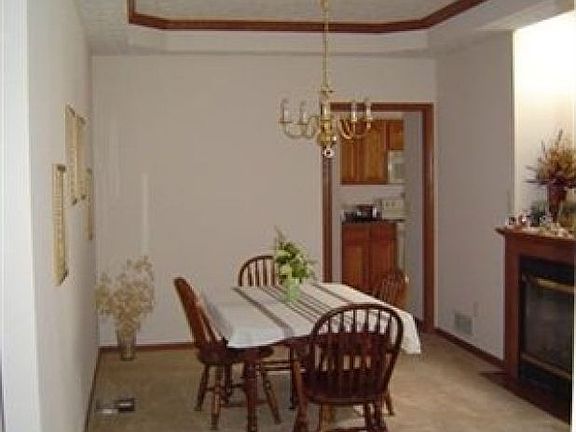 4th image of 137 Gleneagle Dr