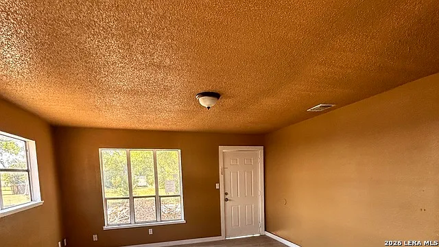 4 bed, 2.0 bath, 1176 sqft, $1,500 — Photo 4
