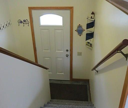 5th image of 30 Meadowbrook Dr