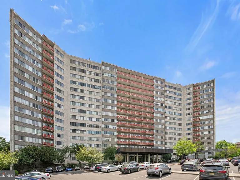 5340 Holmes Run Pkwy #704 — Photo 2