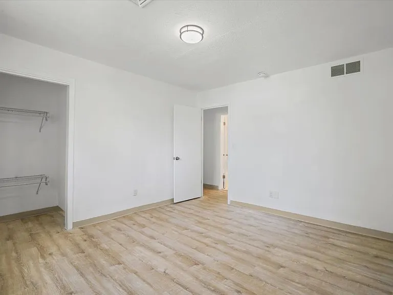 1903 Peach St — Photo 22
