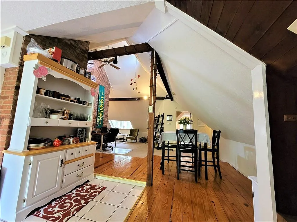 1 bed, 1500 sqft, $1,500 — Photo 3