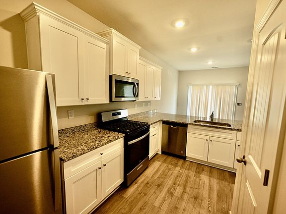 4th image of 2322 Alberto Dr