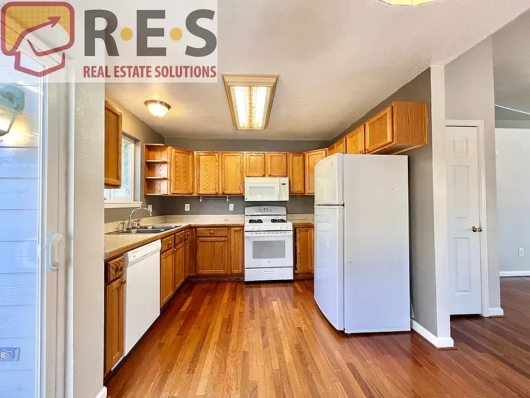 1617 W 39th Ave — Photo 5
