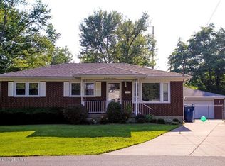 4916 Darnton Ln, Louisville, KY 40216