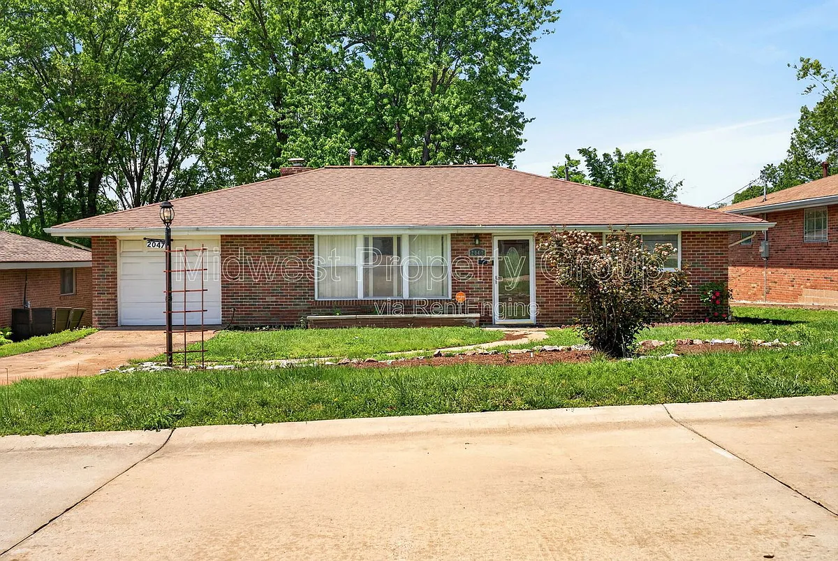 Building Photo - 2047 Goodale Ave