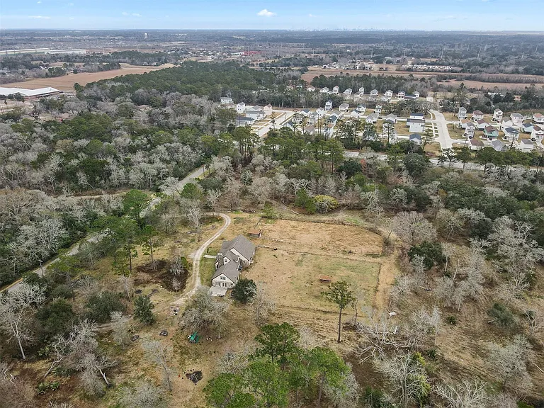 9009 Lazy Ln — Photo 41