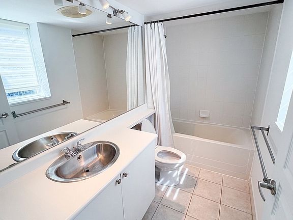 2nd image of 50 Lynn Williams St #2011