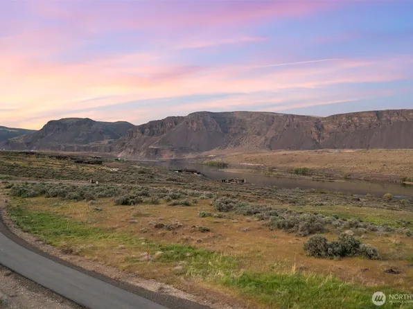 33 Stagecoach Lane, Malaga, WA 98828