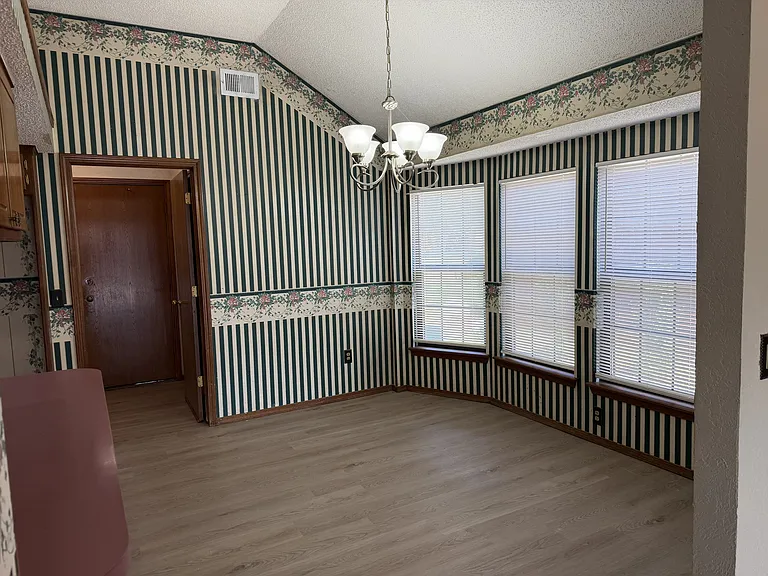 13104 Maple Leaf Dr — Photo 7