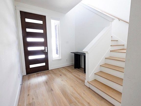 4th image of 1141 W 17th St #B