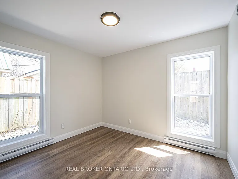 685 Frederick St — Photo 6