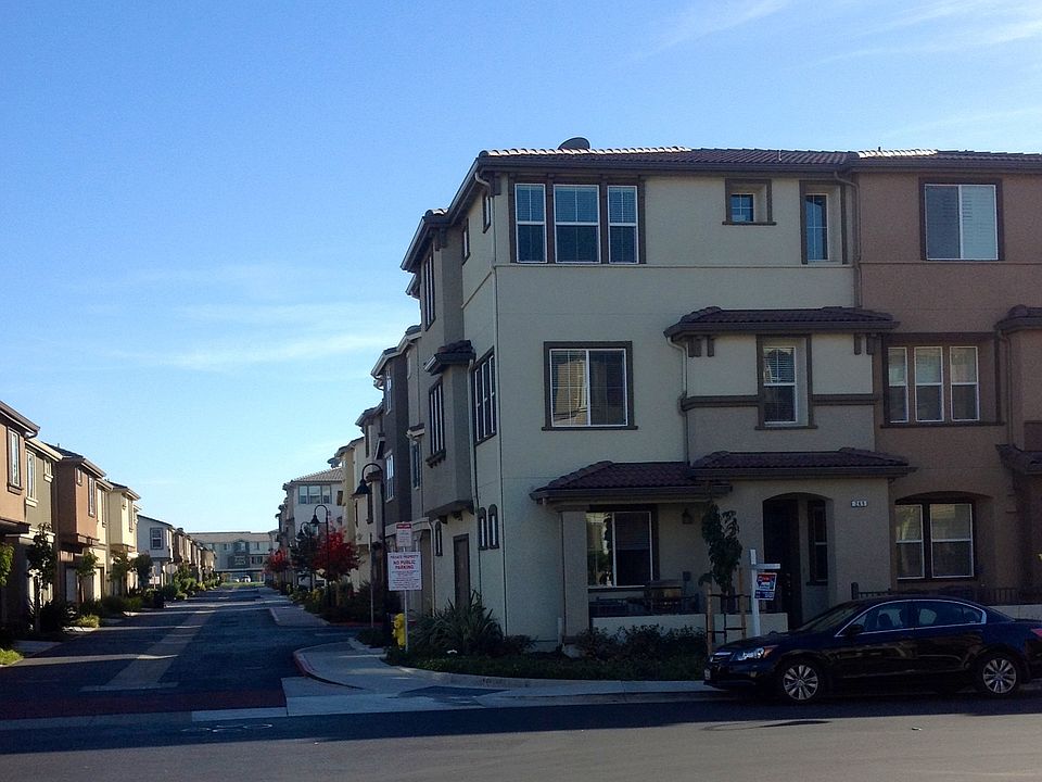 1st image of 265 Sullivan Way