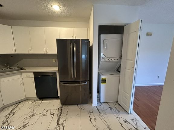 5th image of 71 Colton Cir #71