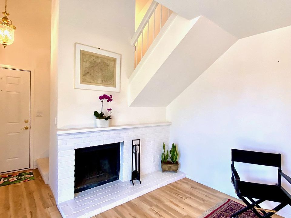 1st image of 142 Cypress Pl