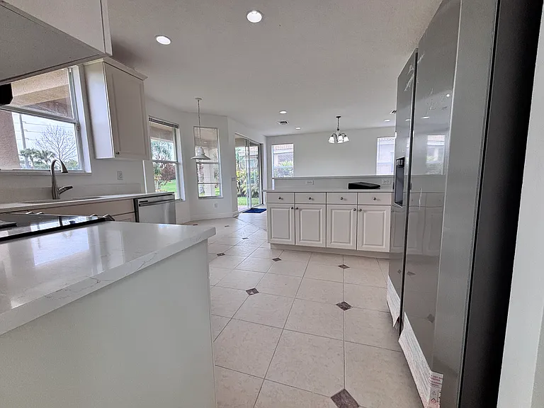 Open Kitchen - Brand NEW-