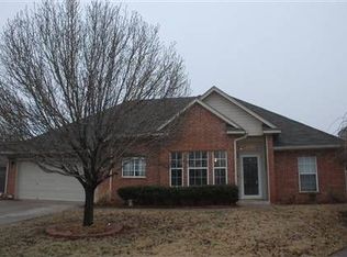 1601 Foxfire Rd, Edmond, OK 73003