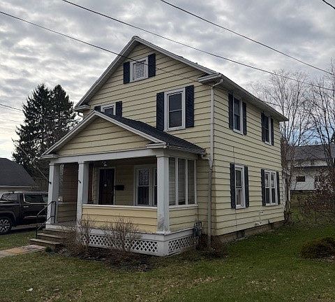 2nd image of 321 Superior St