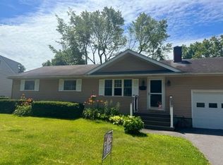 17 Laurel Hill Dr, South Burlington, VT 05403