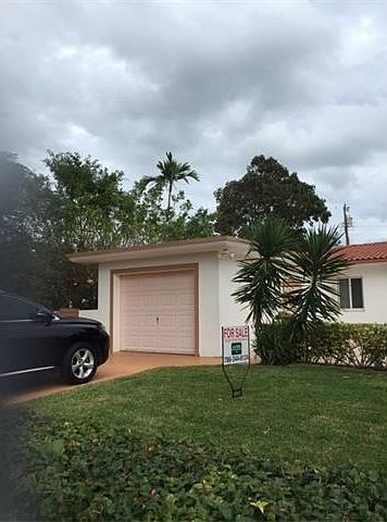 Front view to garage