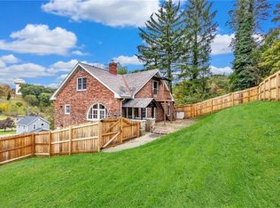 1129 Maple Street Ext, Coraopolis, PA 15108