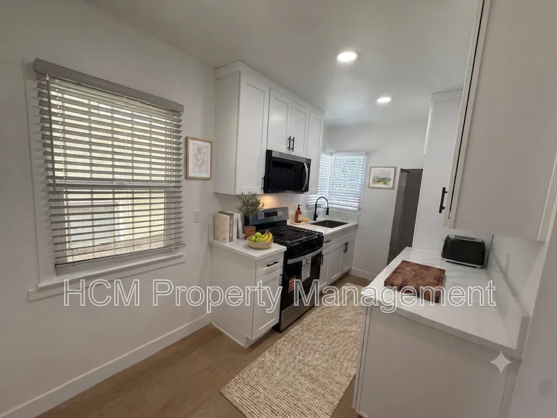 2 bed, 1.0 bath, 625 sqft, $2,200 — Photo 4