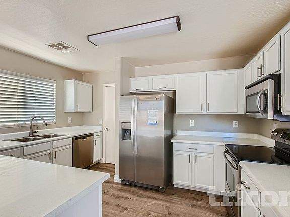 4th image of 37186 W Amalfi Ave