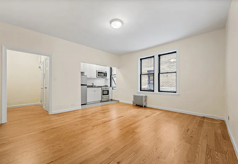 218 W 10th St #2F — Photo 1