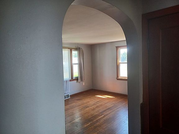 4th image of 966 Virga Ave