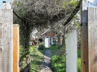 6434 Raymond St, Oakland, CA 94609