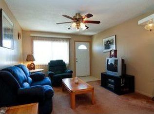 20 Hawthorne Ln, Streamwood, IL