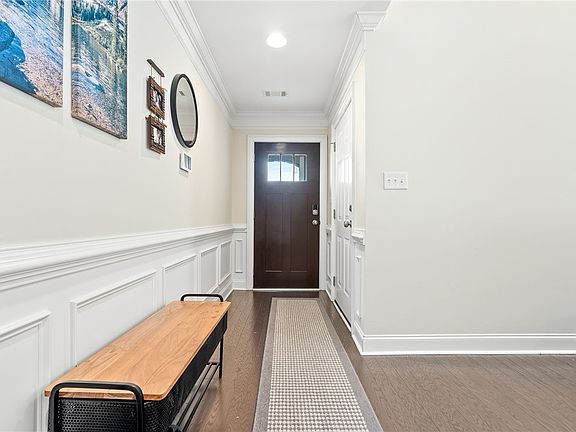 3rd image of 2338 Sherwood Dr