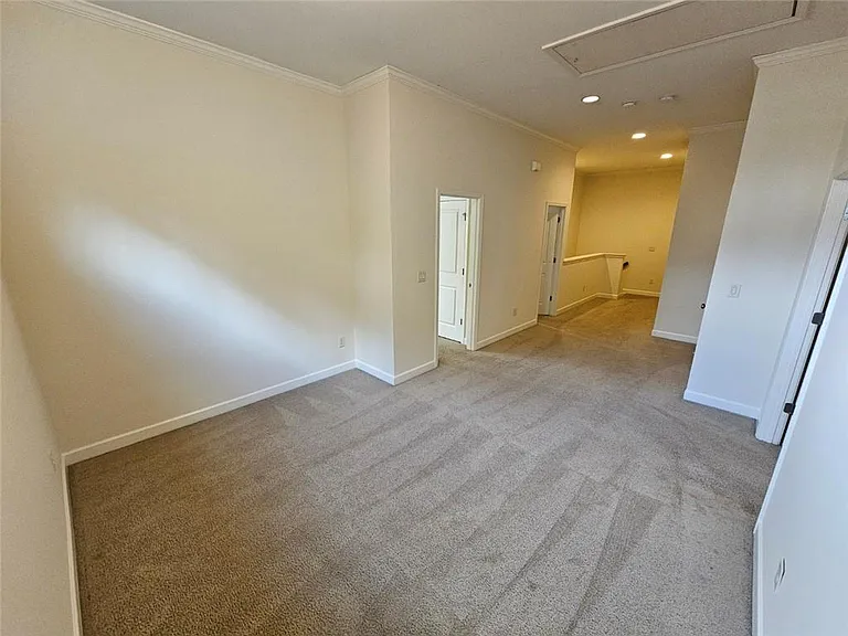 2104 McFarlin Ln — Photo 15