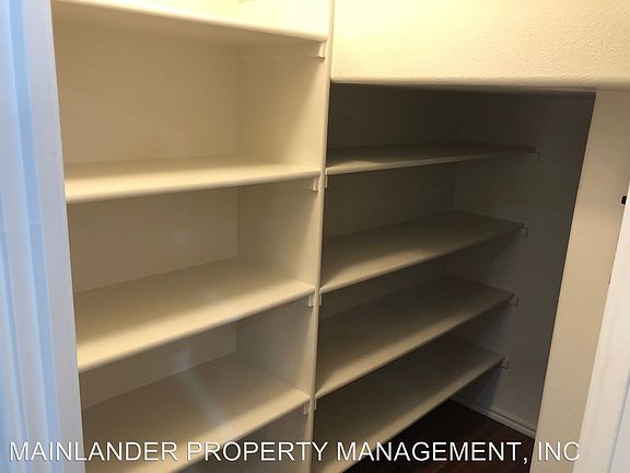 5th image of 29165 SW Bergen Ln