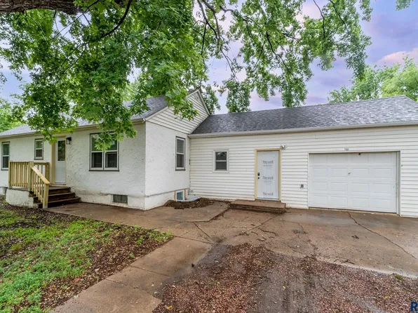 7101 W Songbird St, Sioux Falls, SD 57107