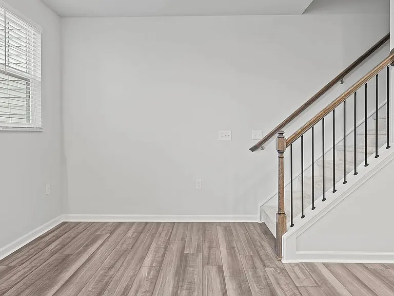 2427 Kasota Ln — Photo 18