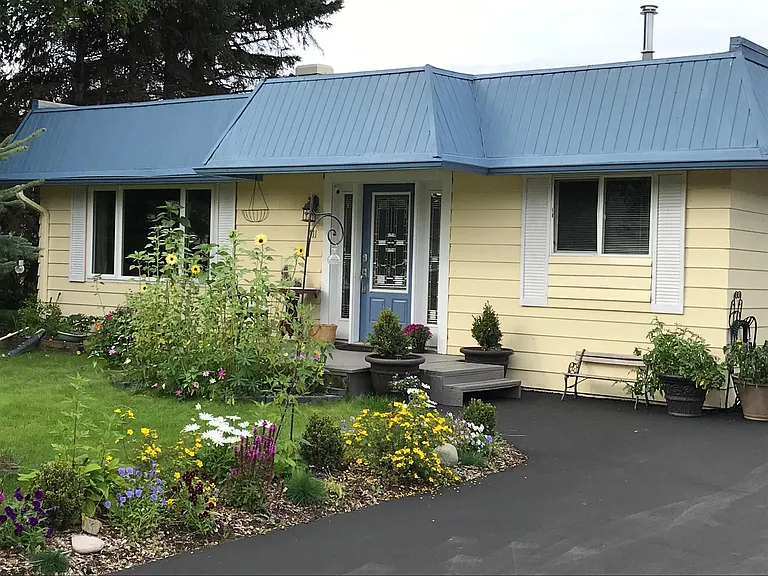 411 Egavik Dr — Photo 1