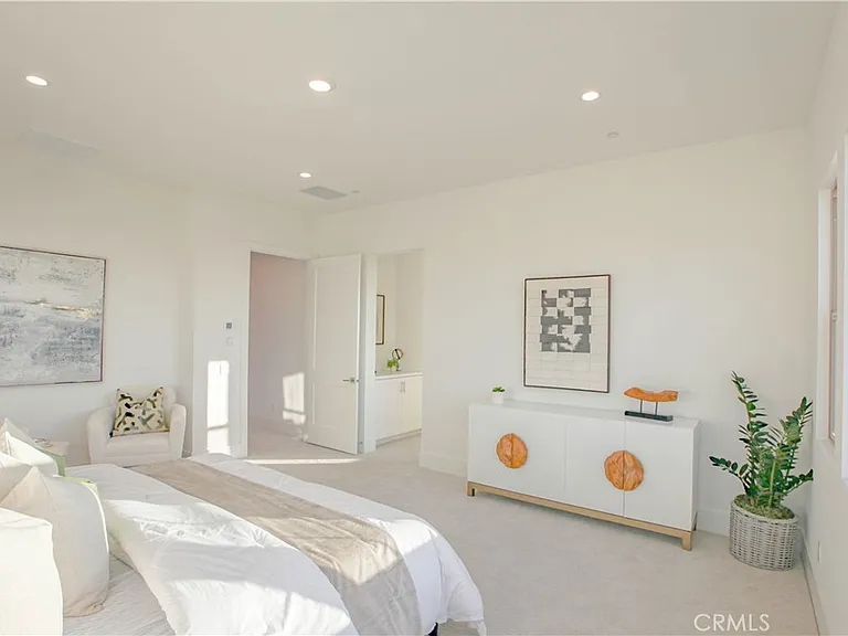 137 Oakstone — Photo 8