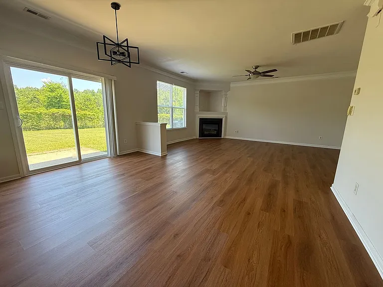 3700 Herkimer Dr — Photo 8